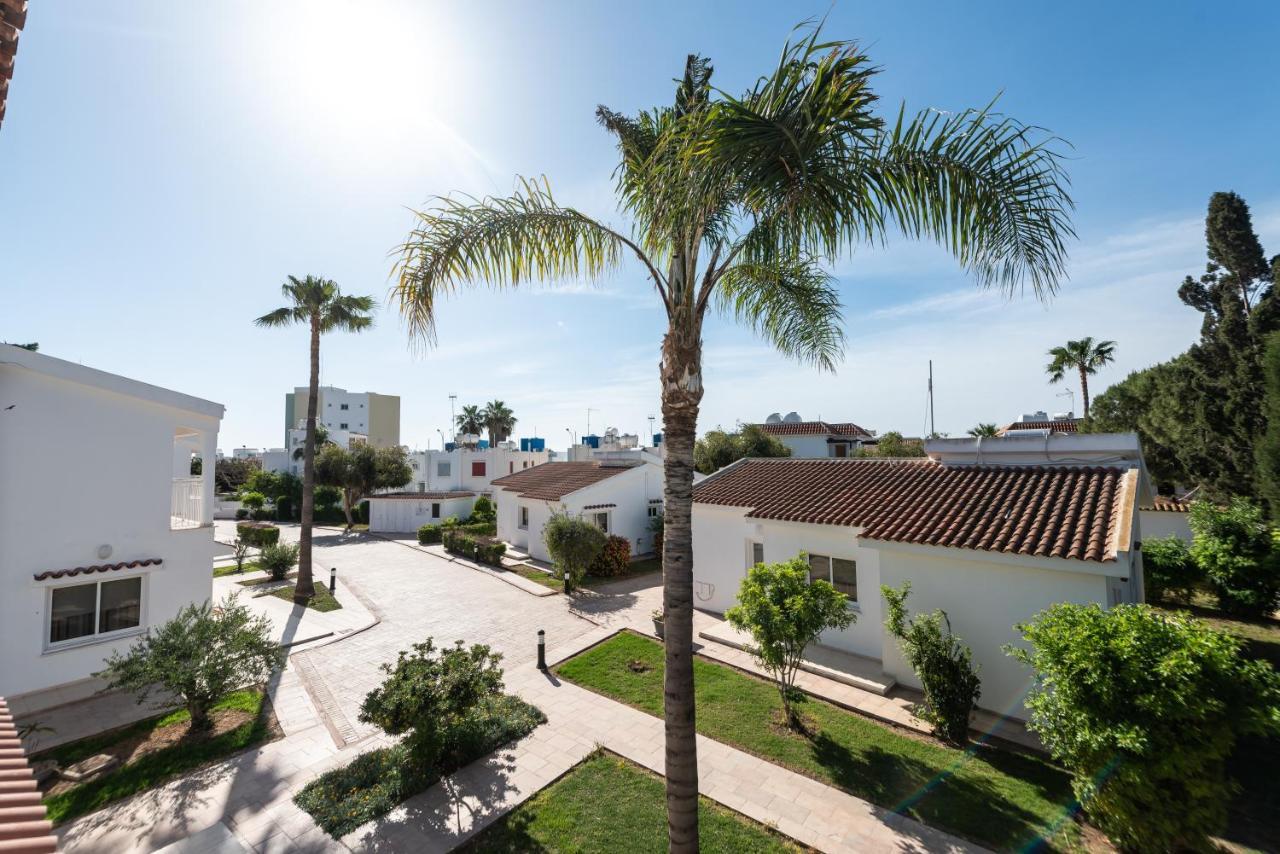 Fig Tree Z Holiday Resort Paralimni Exterior foto