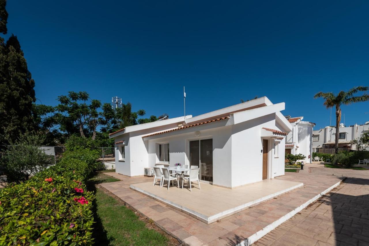 Fig Tree Z Holiday Resort Paralimni Exterior foto