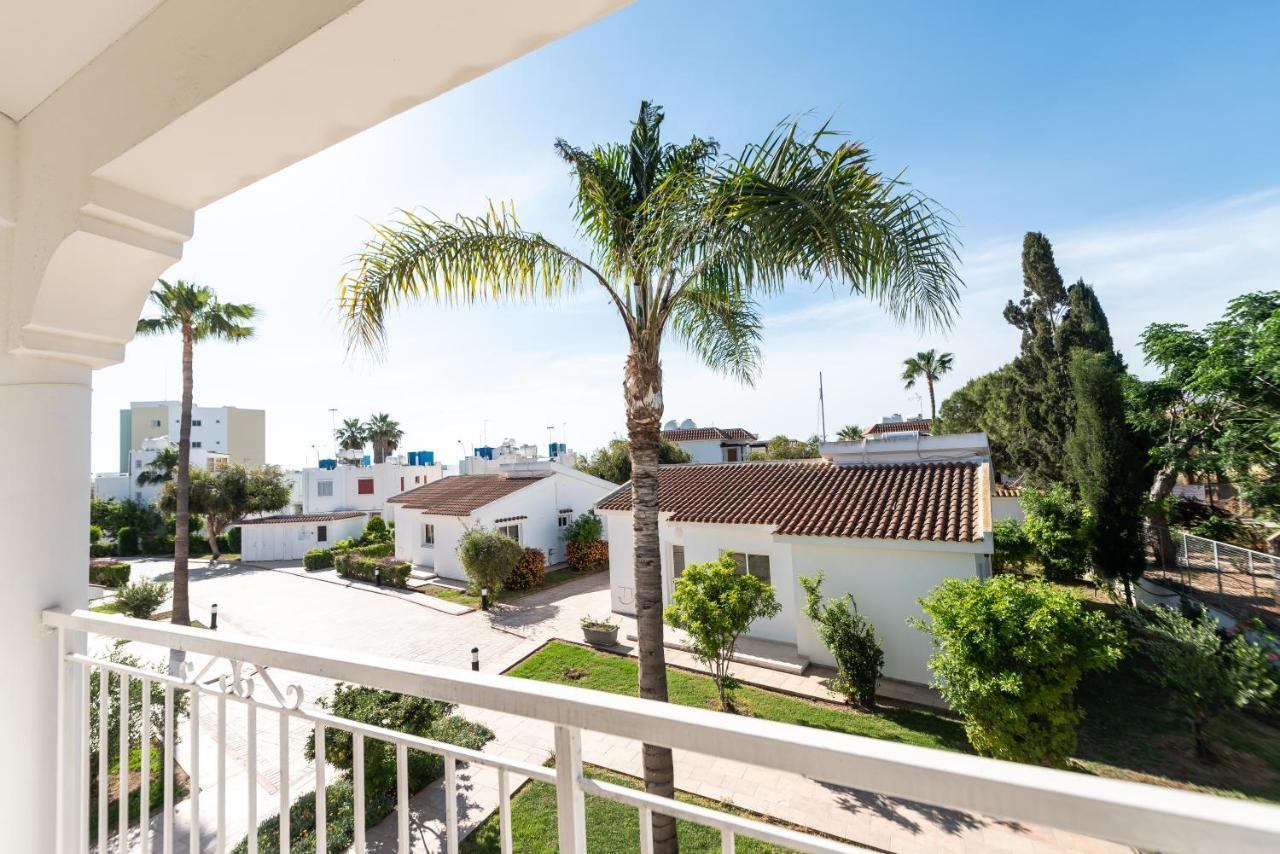 Fig Tree Z Holiday Resort Paralimni Exterior foto