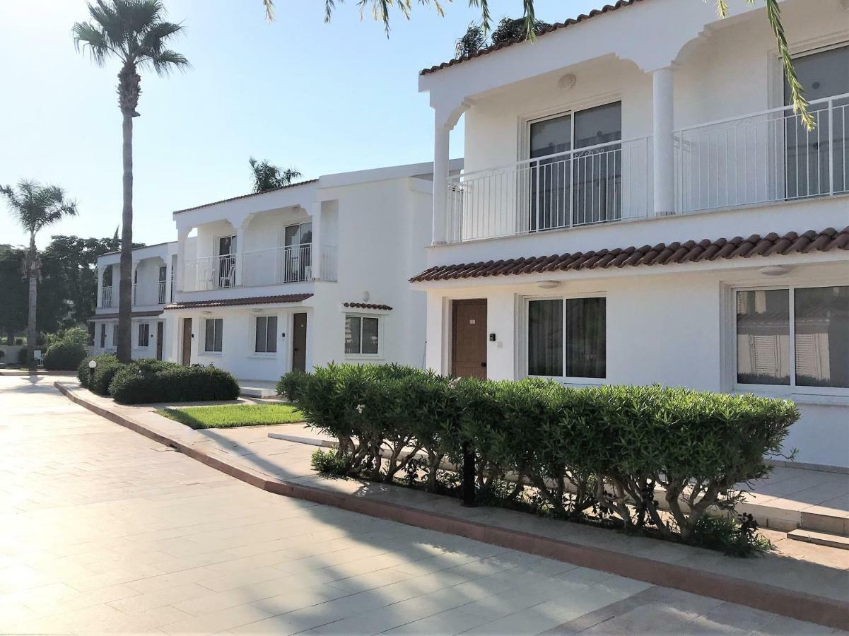 Fig Tree Z Holiday Resort Paralimni Exterior foto